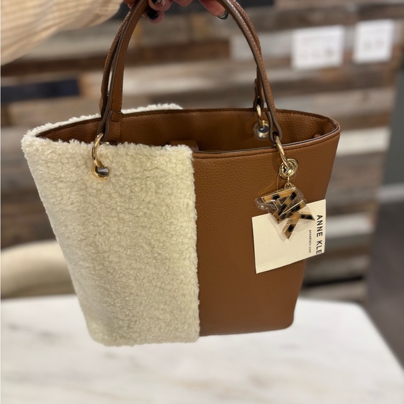 Womens Crossbody Purse - Picture 2 of 7